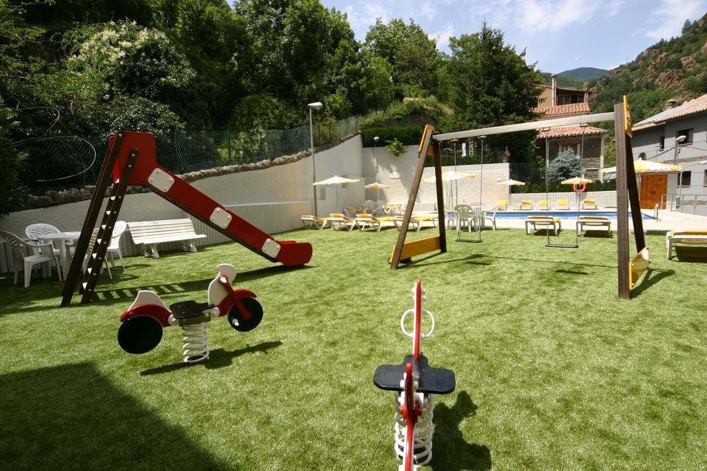 Apartaments Sant Antoni Ribes De Freser Bagian luar foto
